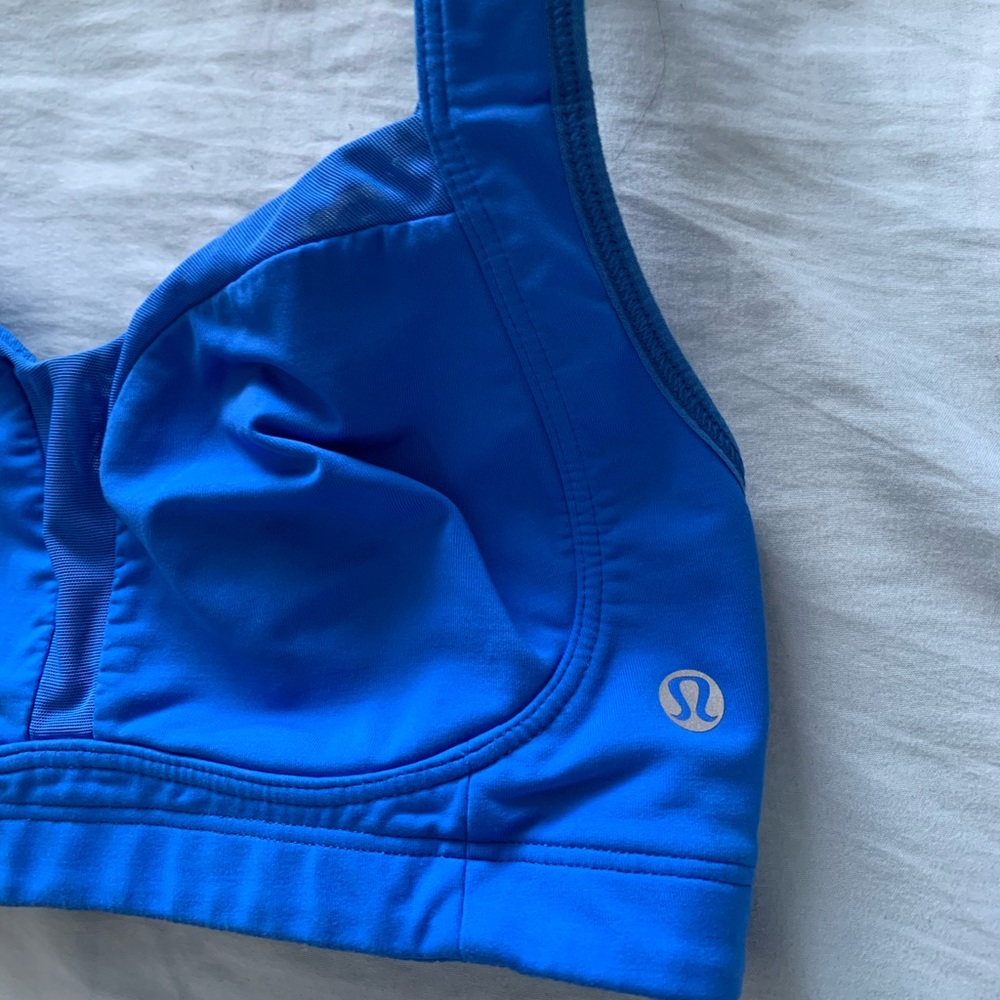 Lululemon sports bra
